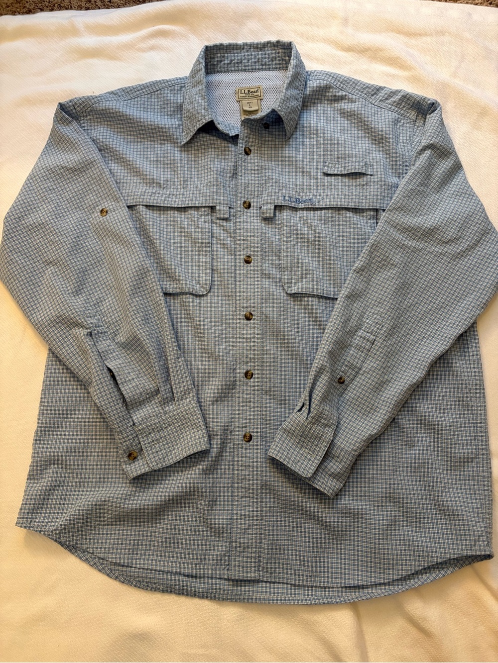 L.L. Bean Light Blue Checked Long-Sleeve Button-Down Shirt Vented